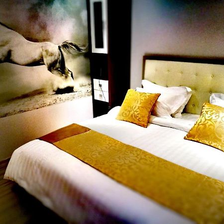 Top Boutique Hotel（首席精品酒店） Tbilisi Buitenkant foto
