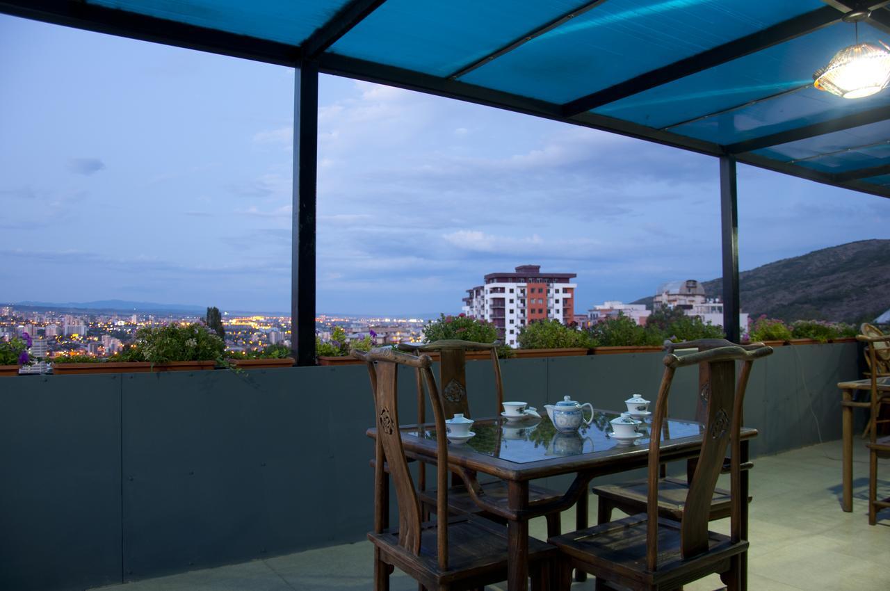 Top Boutique Hotel（首席精品酒店） Tbilisi Buitenkant foto