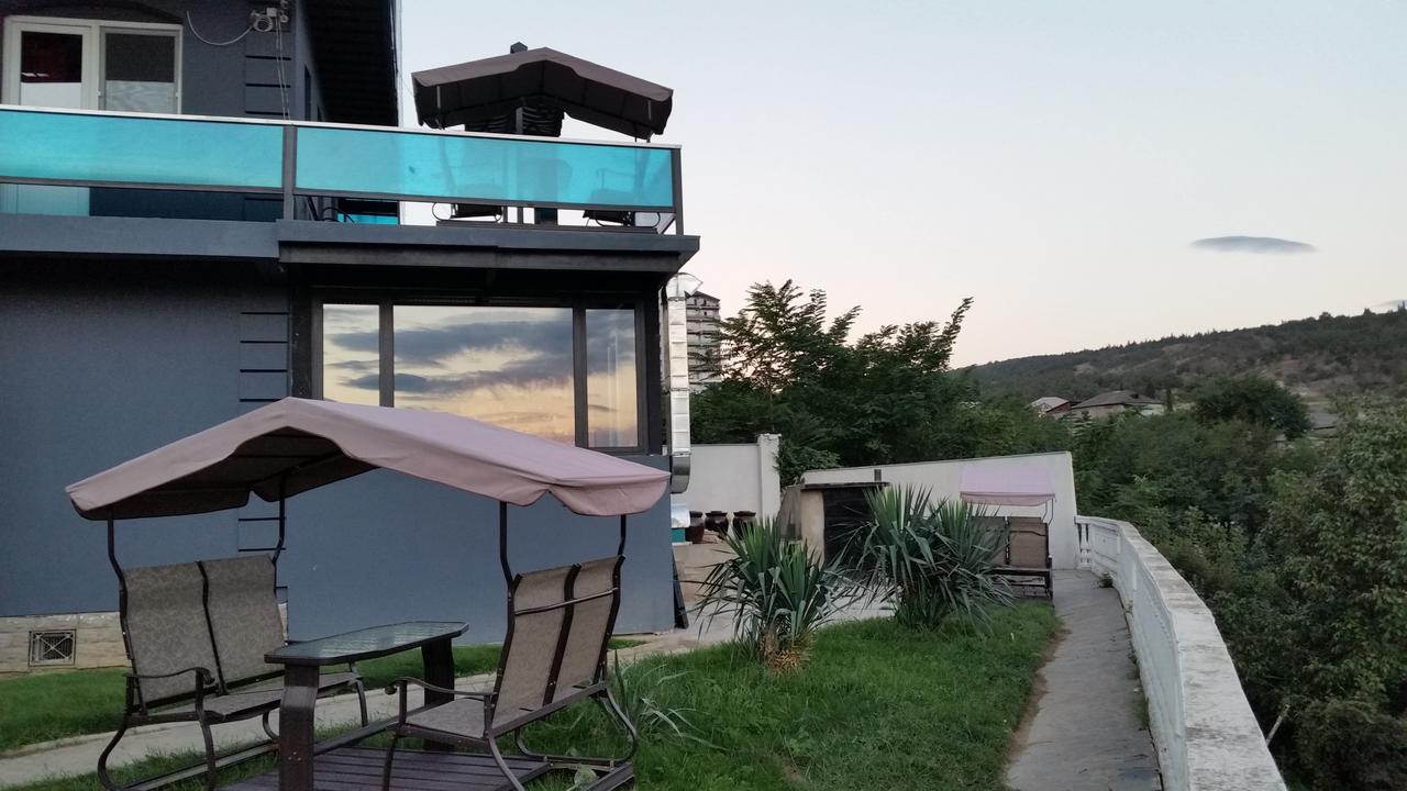 Top Boutique Hotel（首席精品酒店） Tbilisi Buitenkant foto