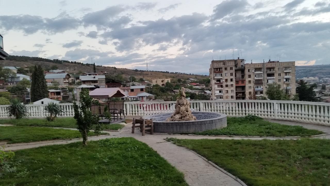 Top Boutique Hotel（首席精品酒店） Tbilisi Buitenkant foto