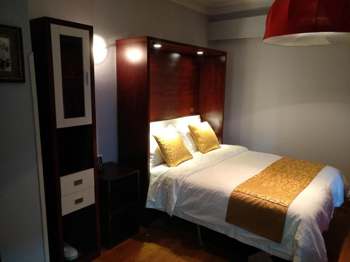 Top Boutique Hotel（首席精品酒店） Tbilisi Buitenkant foto