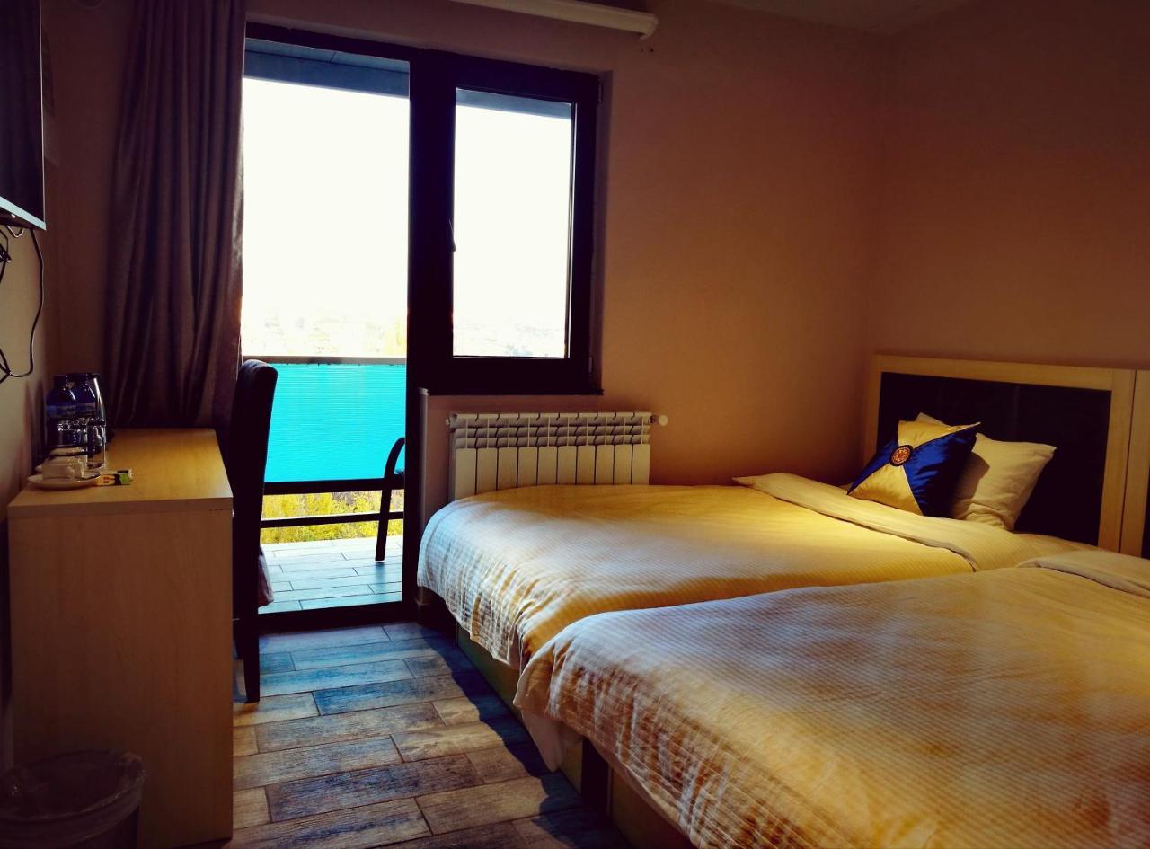 Top Boutique Hotel（首席精品酒店） Tbilisi Buitenkant foto