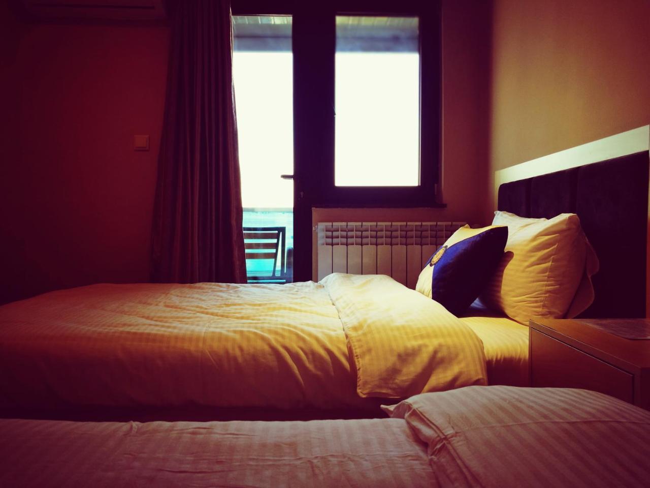 Top Boutique Hotel（首席精品酒店） Tbilisi Buitenkant foto