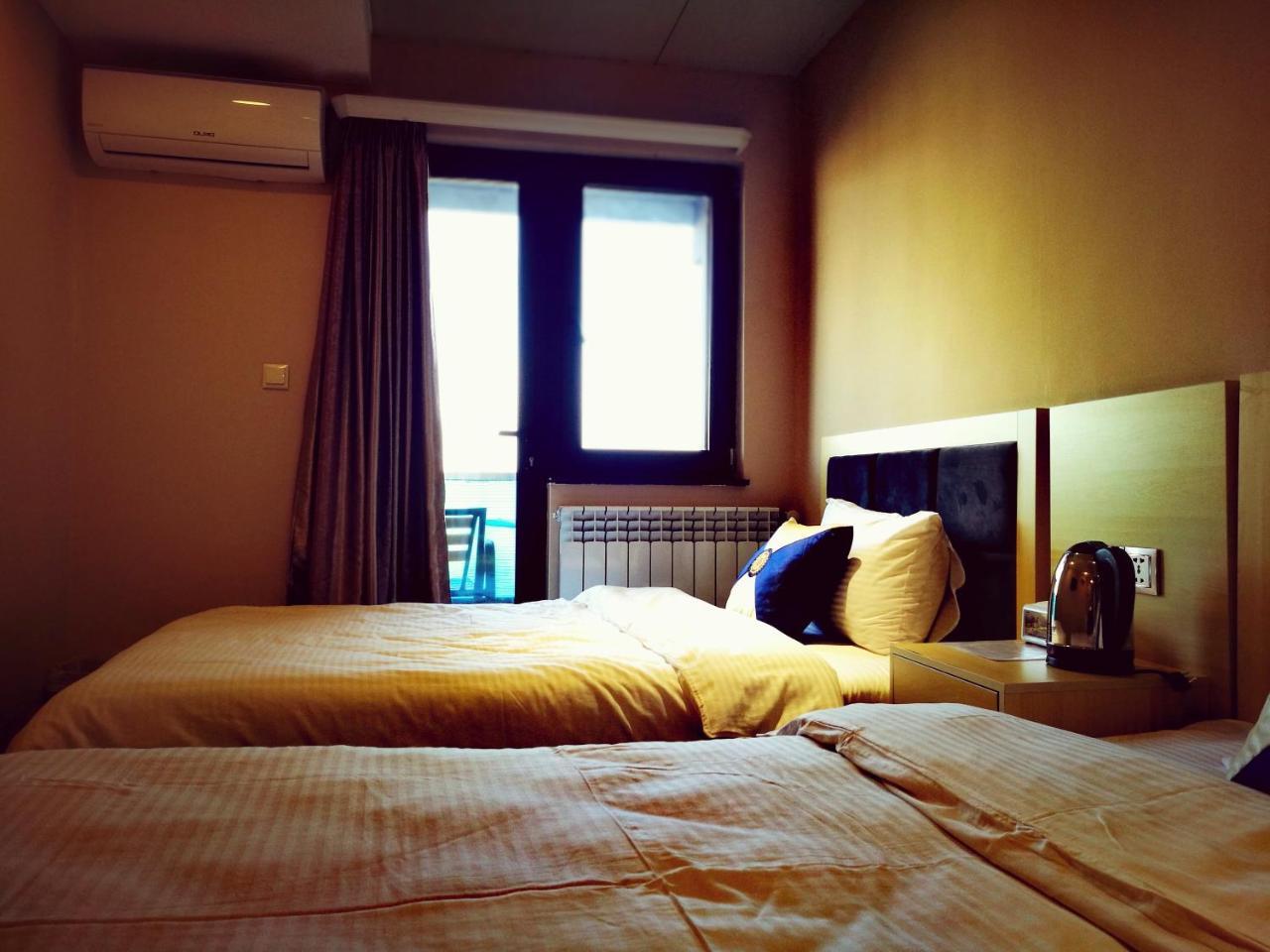 Top Boutique Hotel（首席精品酒店） Tbilisi Buitenkant foto