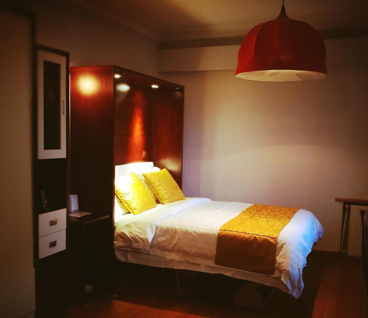 Top Boutique Hotel（首席精品酒店） Tbilisi Buitenkant foto