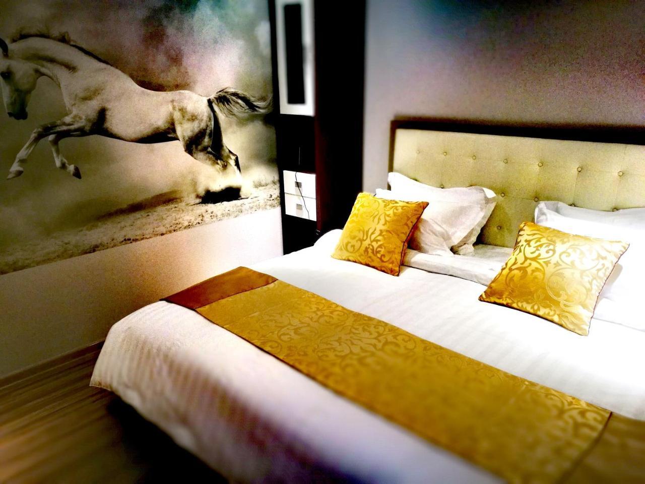Top Boutique Hotel（首席精品酒店） Tbilisi Buitenkant foto