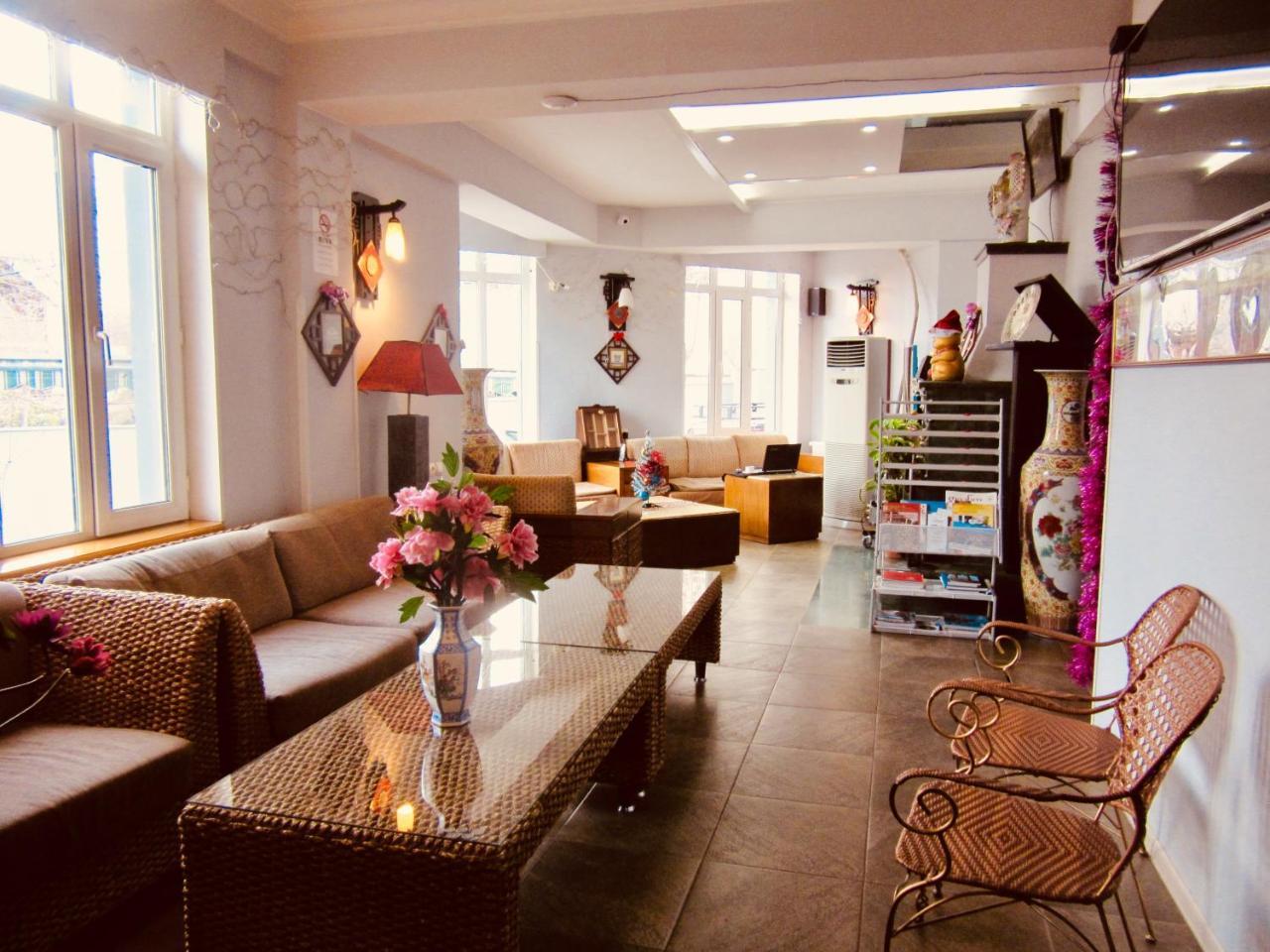 Top Boutique Hotel（首席精品酒店） Tbilisi Buitenkant foto